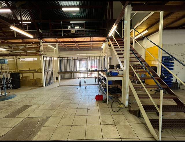 1,160M² WAREHOUSE FOR SALE IN PRIMROSE